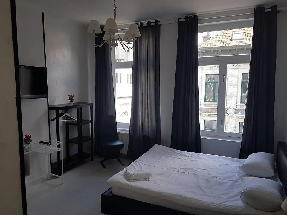 2 Sides Bed & Breakfast Ostend 0*,  Belgium