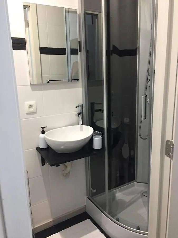 2 Sides Bed & Breakfast Ostend 0*,